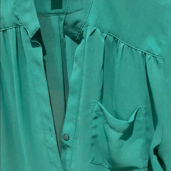 Blouse by Bee Stitched - Picture 4 of 7